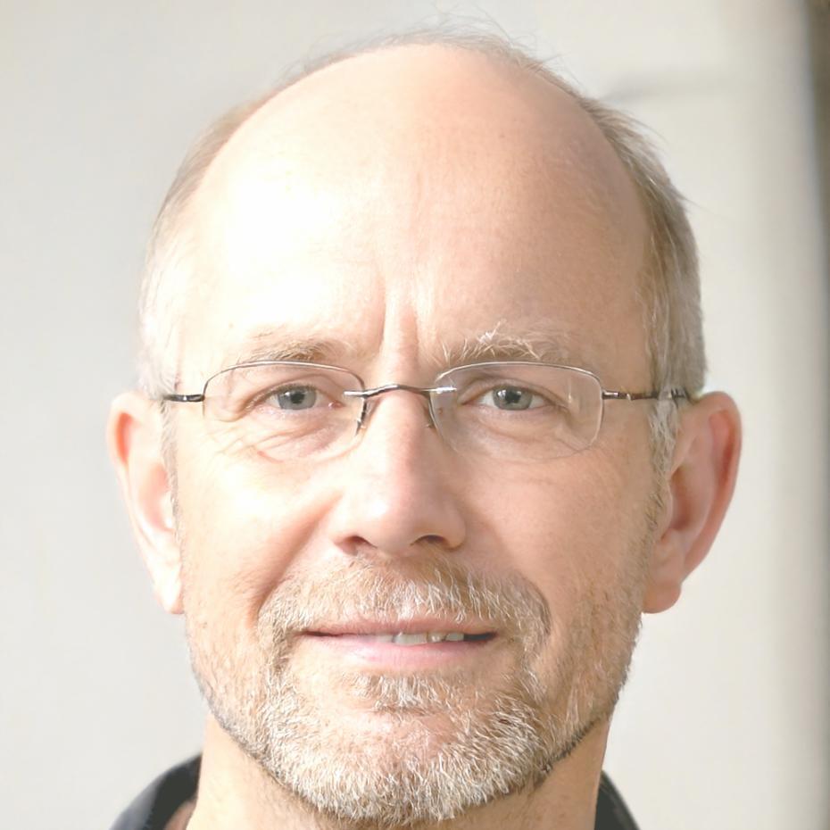 Prowadzący webinar dr Kazimierz Łubiński